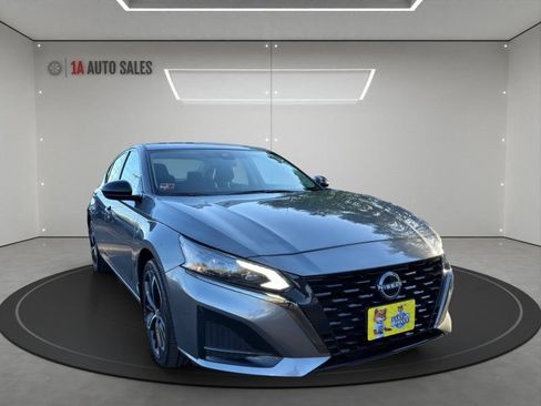 Used 2023 Nissan Altima 2.5 SR AWD/4WD image 7