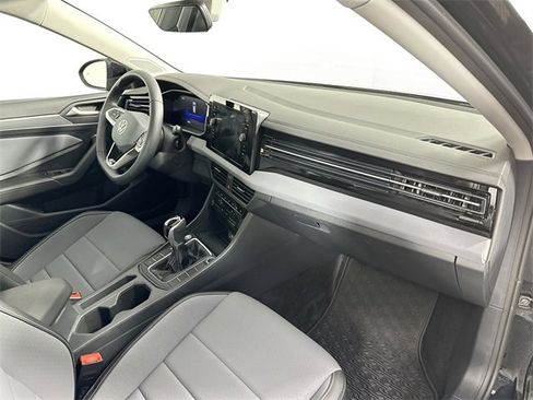 Used 2025 Volkswagen Jetta SE w/ Black Wheel Package image 29
