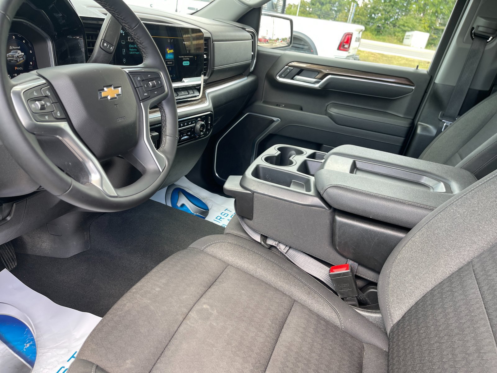 Used 2026 Chevrolet Silverado 1500 LT RWD image 10