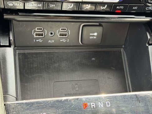 Used 2024 Jeep Grand Cherokee L Limited w/ Luxury Tech Group II AWD/4WD image 8