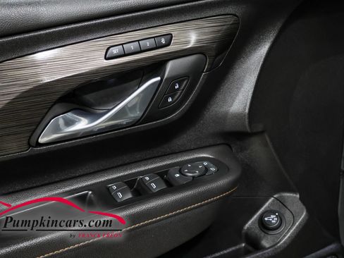 Used 2020 GMC Terrain SLT w/ Preferred Package FWD image 16
