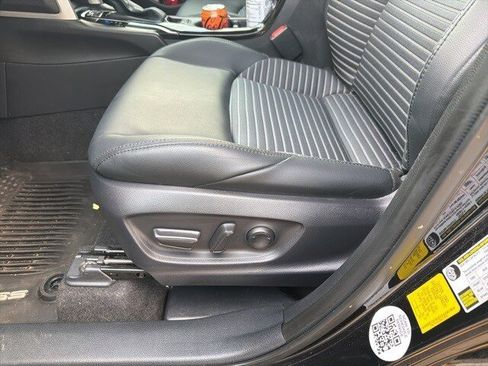 Used 2025 Toyota Corolla Cross AWD Hybrid image 7