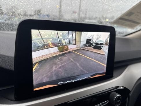 Used 2020 Ford Escape SE image 20