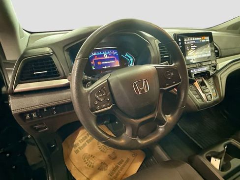 Used 2018 Honda Odyssey EX image 12