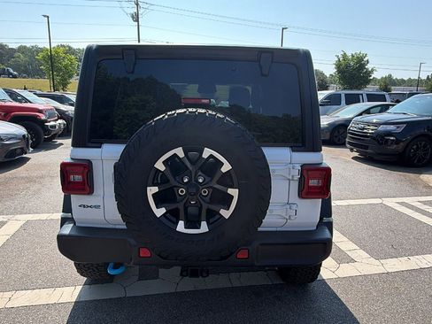 Used 2025 Jeep Wrangler Unlimited Rubicon 4xe AWD/4WD image 9