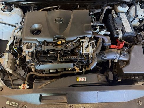 Used 2020 Toyota Camry XSE image 32