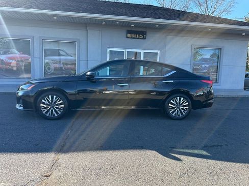 Used 2023 Nissan Altima 2.5 SV image 4