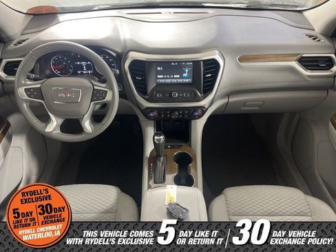 Certified 2018 GMC Acadia SLE w/ LPO, Black Accent Package image 18