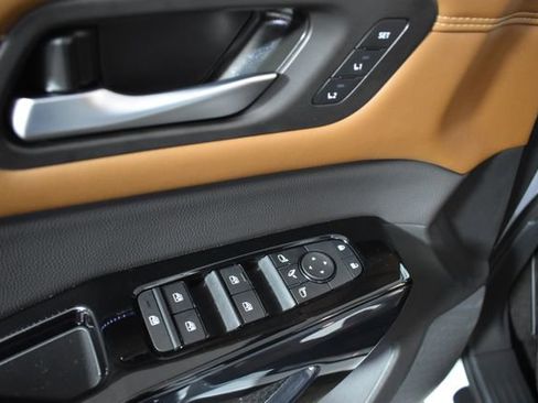 New 2026 Nissan Pathfinder Platinum AWD/4WD image 8