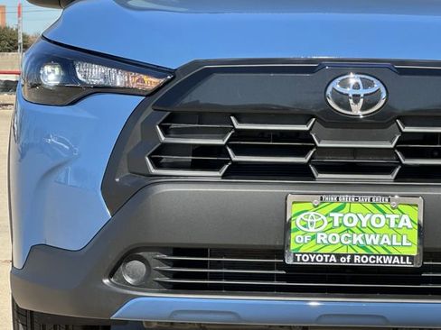 Used 2026 Toyota Corolla Cross LE image 8