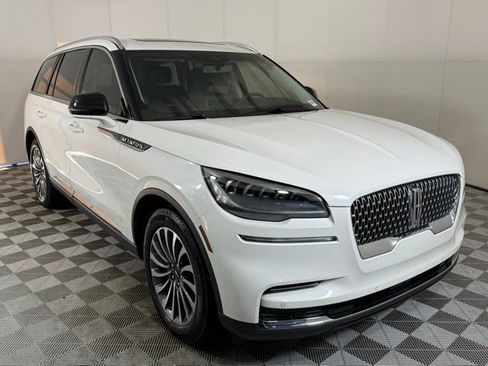 Used 2023 Lincoln Aviator 2WD w/ Premium Package image 9