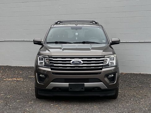 Used 2019 Ford Expedition XLT w/ Equipment Group 202A image 2