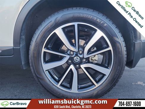 Used 2019 Nissan Rogue SL w/ Premium Package image 33