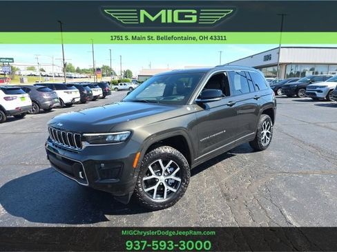 Used 2023 Jeep Grand Cherokee Overland w/ Adv Protech Group III AWD/4WD image 1