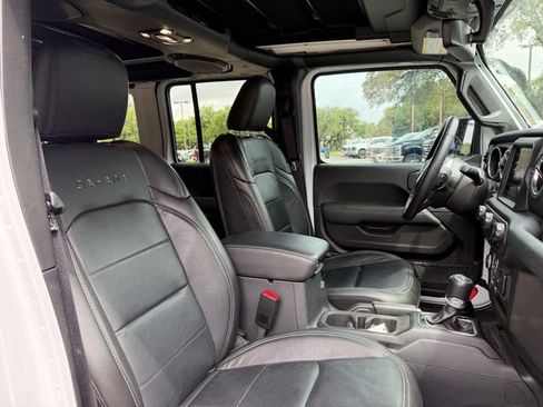 Used 2023 Jeep Wrangler Sahara w/ Cold Weather Group AWD/4WD image 17