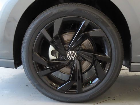 New 2025 Volkswagen Jetta SE image 28