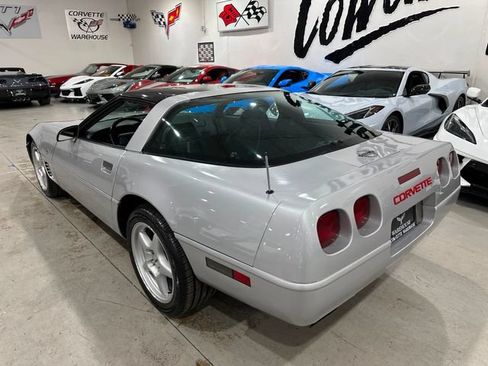 Used 1996 Chevrolet Corvette Coupe RWD image 3