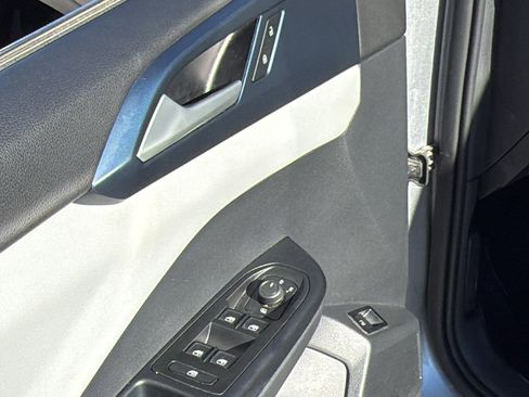 Used 2023 Volkswagen Taos SE image 9