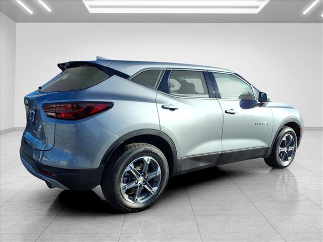 Used 2025 Chevrolet Blazer LT FWD image 11