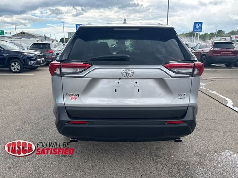 Used 2025 Toyota RAV4 XLE AWD/4WD image 6