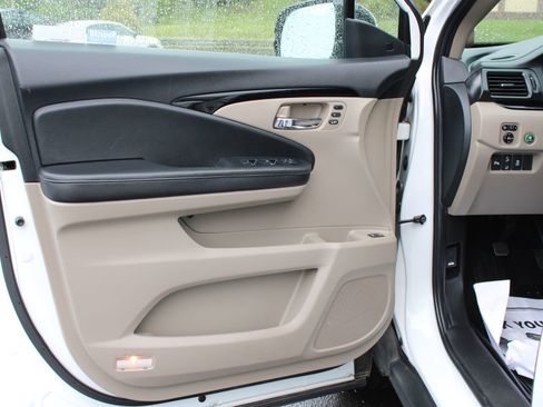 Used 2020 Honda Pilot Elite image 12