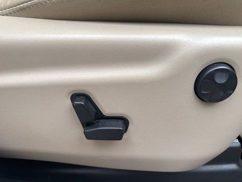 Used 2019 Jeep Grand Cherokee Limited image 35