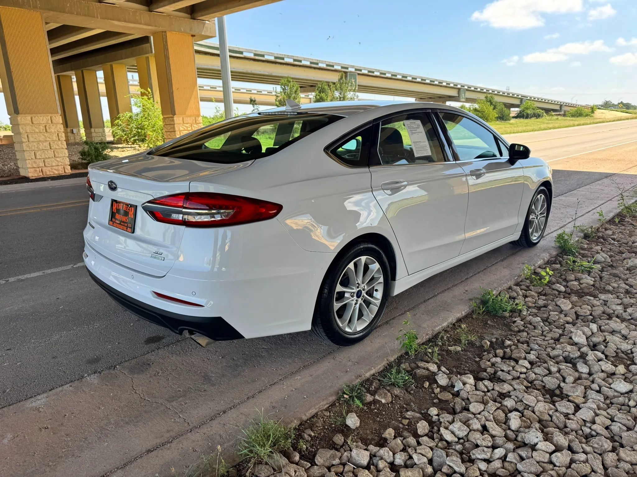 Used 2019 Ford Fusion SE FWD image 3