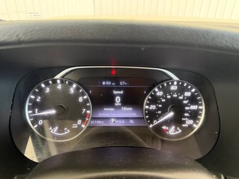 Used 2024 Nissan Frontier S RWD image 10