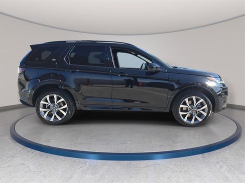 New 2026 Land Rover Discovery Sport Landmark image 4