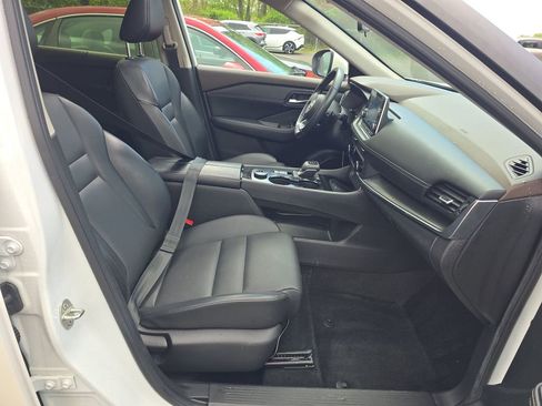 Certified 2023 Nissan Rogue SV w/ SV Premium B Package AWD/4WD image 6