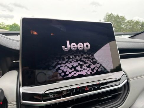 Used 2023 Jeep Compass Limited AWD/4WD image 28