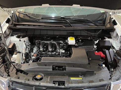 Used 2024 Nissan Pathfinder SV AWD/4WD image 6