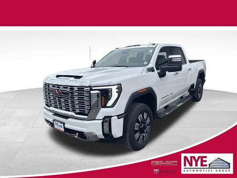 Used 2024 GMC Sierra 3500 Denali w/ Denali Reserve Package AWD/4WD image 1