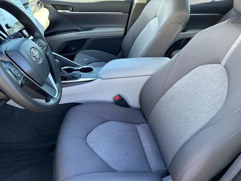 Used 2021 Toyota Camry LE image 20