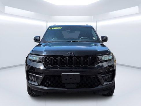 Used 2024 Jeep Grand Cherokee Altitude AWD/4WD image 8