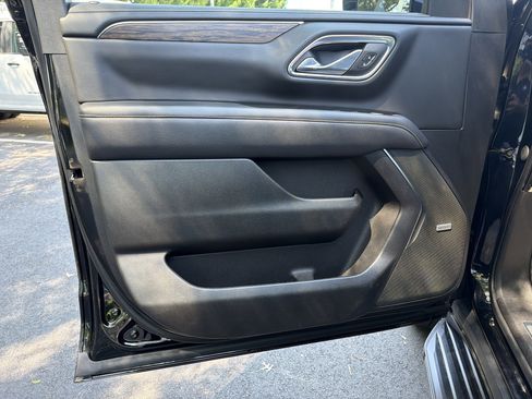 Used 2023 Chevrolet Tahoe Premier w/ Advanced Technology Package AWD/4WD image 14
