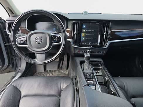 Used 2017 Volvo S90 T6 Momentum w/ Vision Package image 12