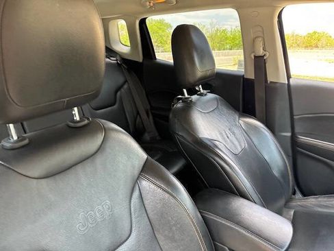 Used 2020 Jeep Compass Limited image 28