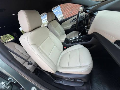 Used 2023 Chevrolet Traverse LT w/ LT Premium Package AWD/4WD image 23