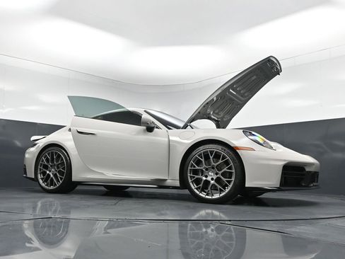Certified 2025 Porsche 911 Carrera RWD image 35