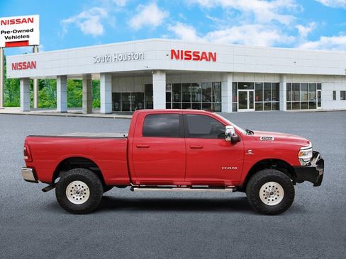 Used 2024 RAM 2500 Laramie w/ Towing Technology Group image 5