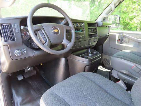 Used 2024 Chevrolet Express 2500 w/ Driver Convenience Package RWD image 20