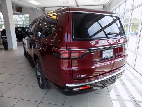 Certified 2024 Jeep Wagoneer L 4WD w/ Premium Group I image 5