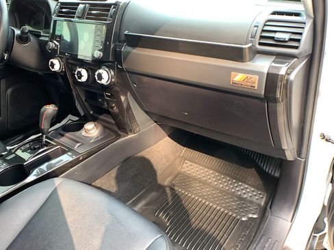 Used 2023 Toyota 4Runner 40th Anniversary SE AWD/4WD image 34