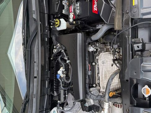 Used 2019 Nissan Rogue SV w/ Premium Package FWD image 18