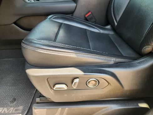 Used 2024 GMC Yukon XL Denali RWD image 23