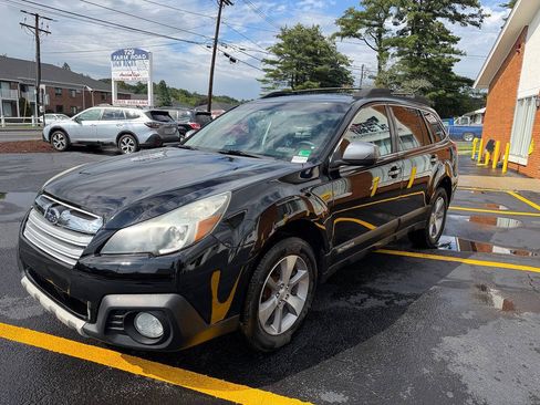 Used 2013 Subaru Outback 3.6R Limited AWD/4WD image 3