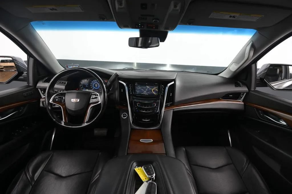 Used 2019 Cadillac Escalade Premium Luxury w/ LPO, Radiant Package AWD/4WD image 27