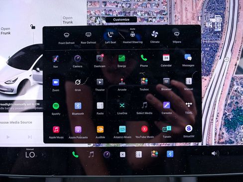 Used 2023 Tesla Model 3 Standard Range image 21