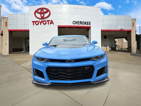 Used 2022 Chevrolet Camaro ZL1 image 2